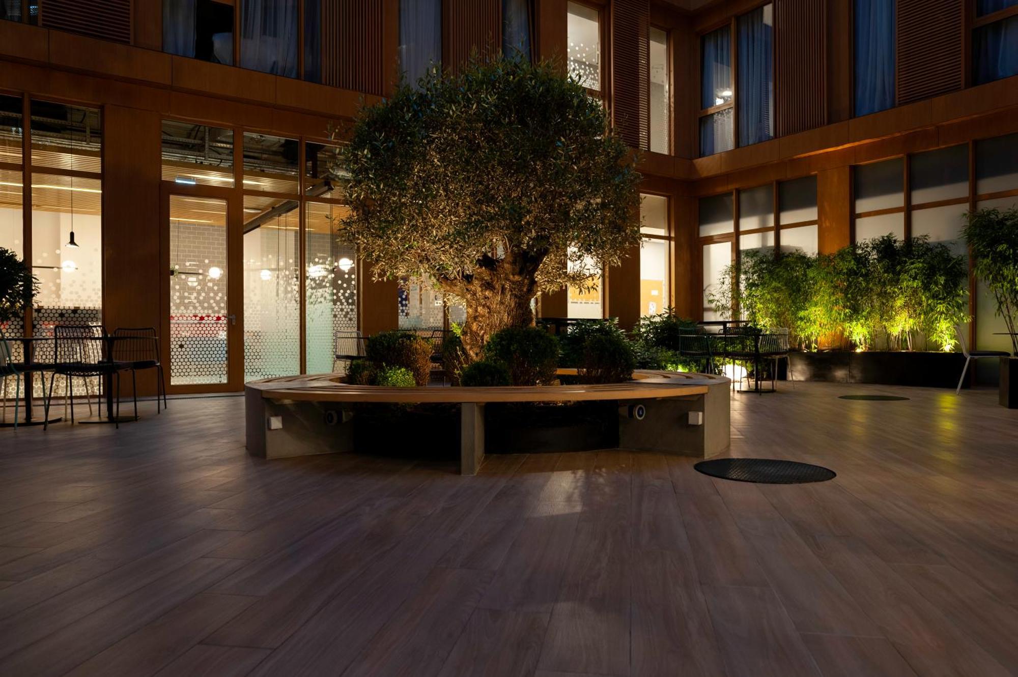 Holiday Inn Express Tbilisi Avlabari By Ihg エクステリア 写真